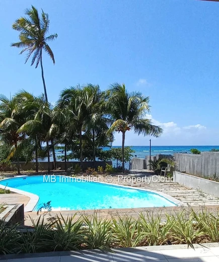 Appartement pieds dans l'eau en vente.