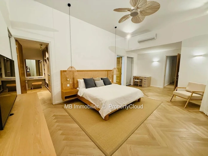 Villa for sale.