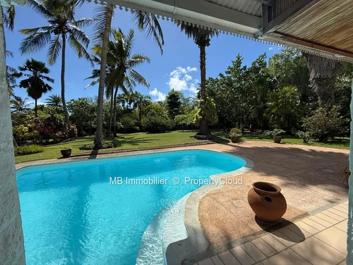 Villa for sale.