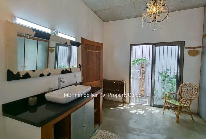 Spacious 4 bedroom villa for rent in Petit Raffray