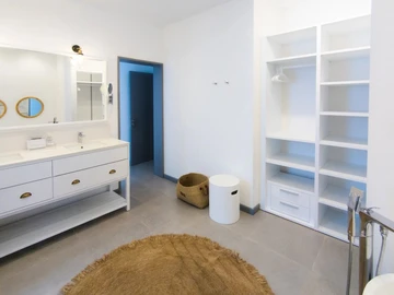 4 Bedroom Apartment