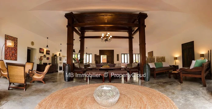 Villa for sale.