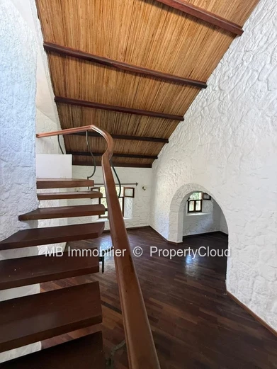 Villa for sale.