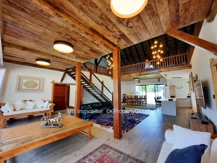 Villa RES en vente.