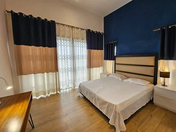 6 Bedroom House