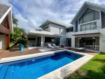 4 Bedroom Villa