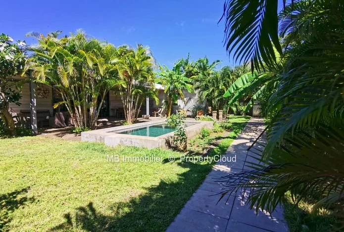 Spacious 4 bedroom villa for rent in Petit Raffray