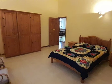 5 Bedroom Villa