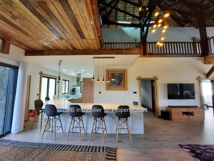 Villa RES en vente.