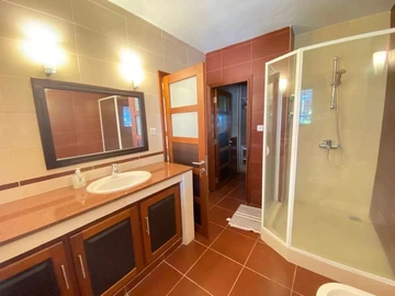 5 Bedroom Townhouse, Duplex