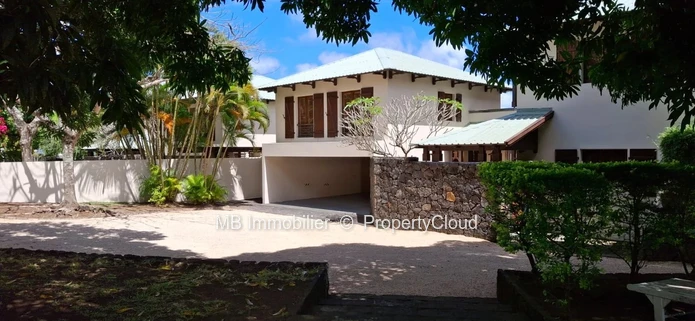 Villa for sale.