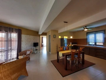 6 Bedroom Villa