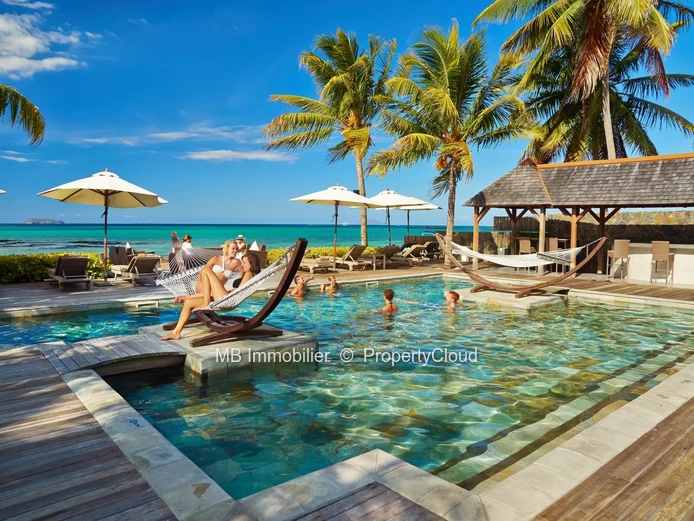 Penthouse  pieds dans l'eau en vente.